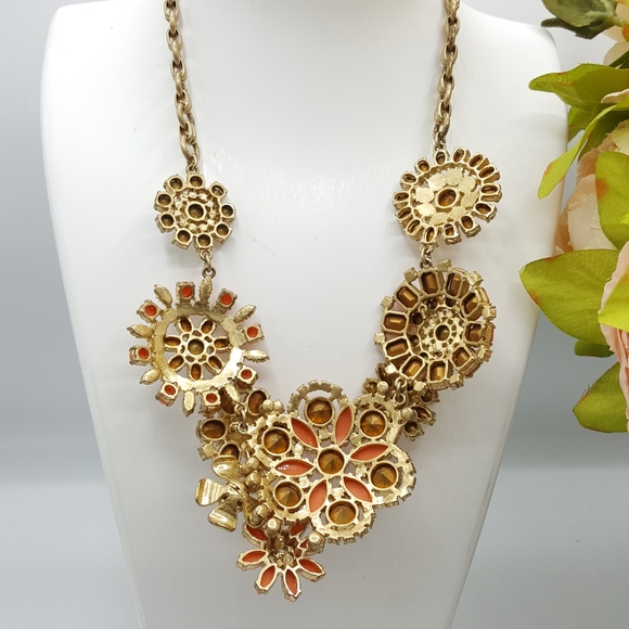 ✅J. Crew Coral Floral Lattice Statement Necklace - Picture 7 of 8